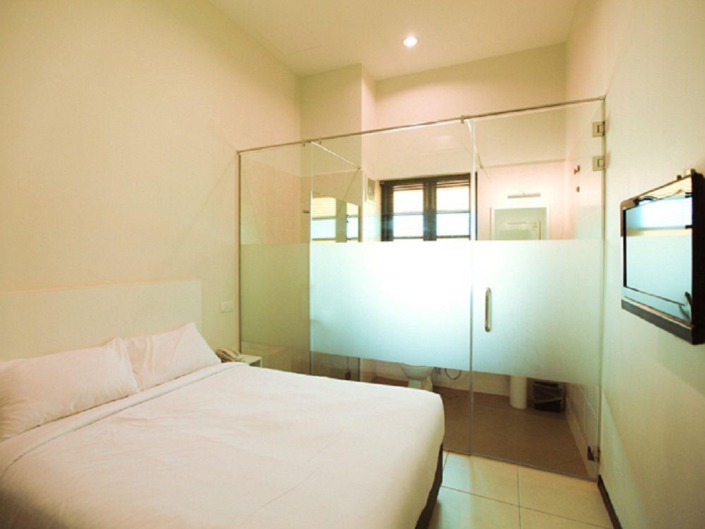 G Inn George Town Extérieur photo