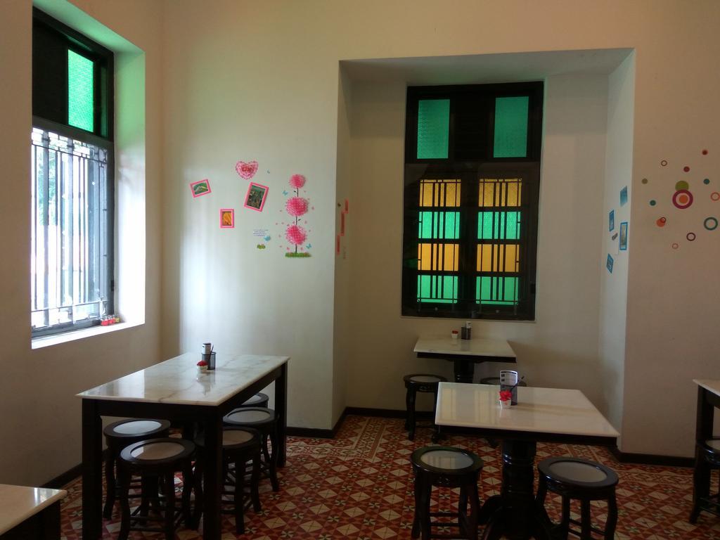 G Inn George Town Extérieur photo